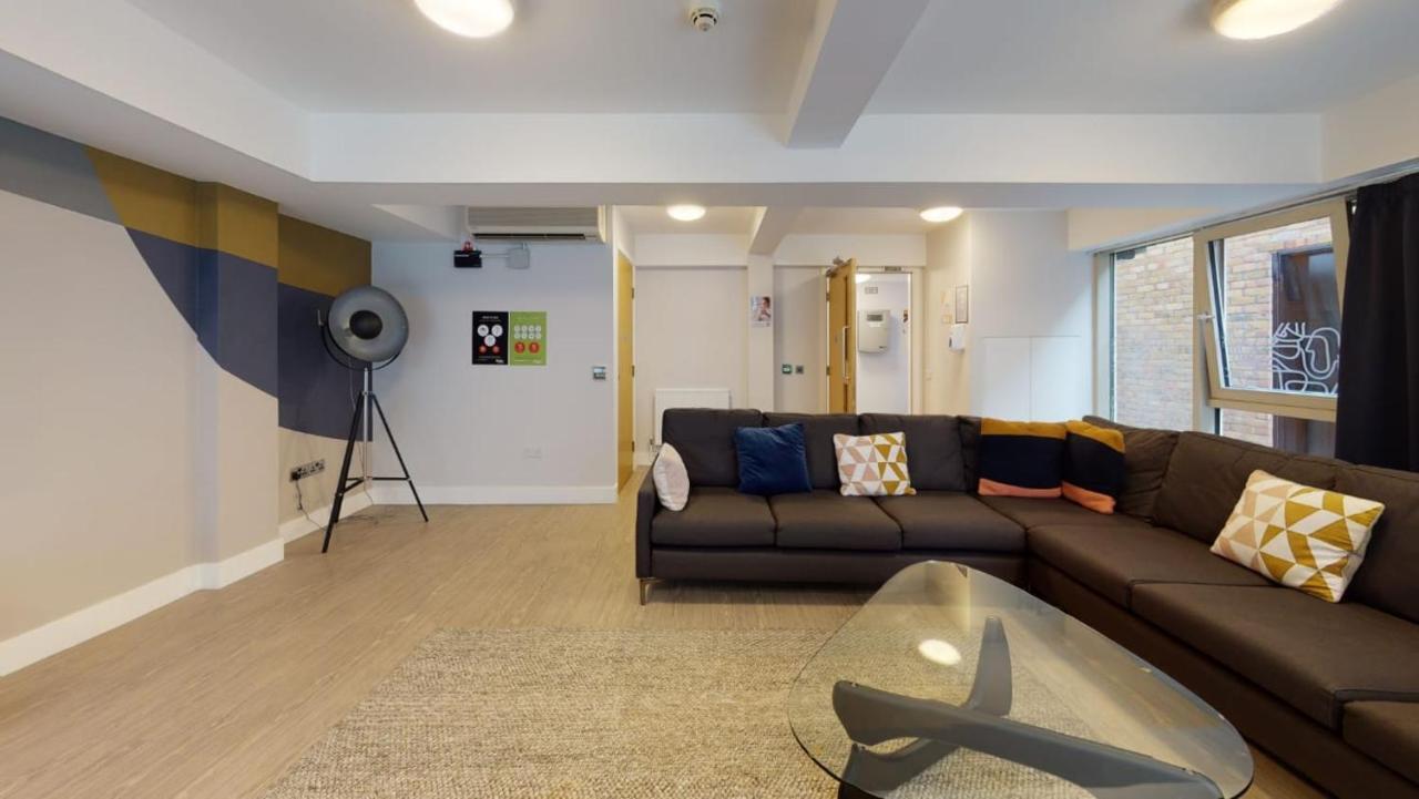 For Students Only Contemporary Studios At Iq Hoxton In London Exterior photo